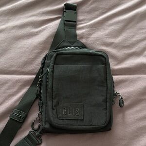 BEIS The Sport Sling  in Black